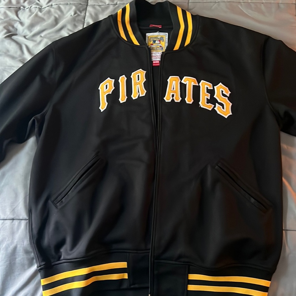 Mitchell ness. 4xl 100% condition never worn   New